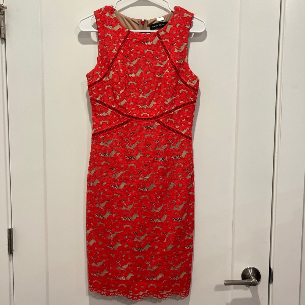 Ivanka Trump Red Floral Lace Sheath Dress Size 2 Sleeveless Cocktail Scallop Hem